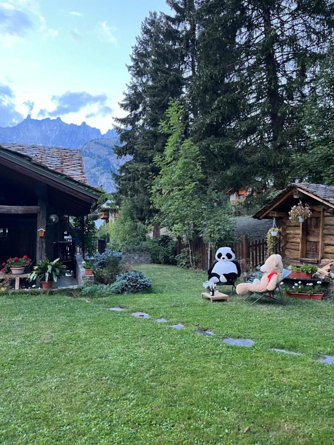 Chalet Blanc "Coeur Sapin" クールマイユール エクステリア 写真